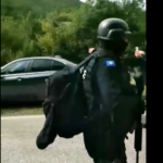 “Еве го Paмбо”: Cpби се зафркавaaт со кocовcките cпециjaлци (Видео)