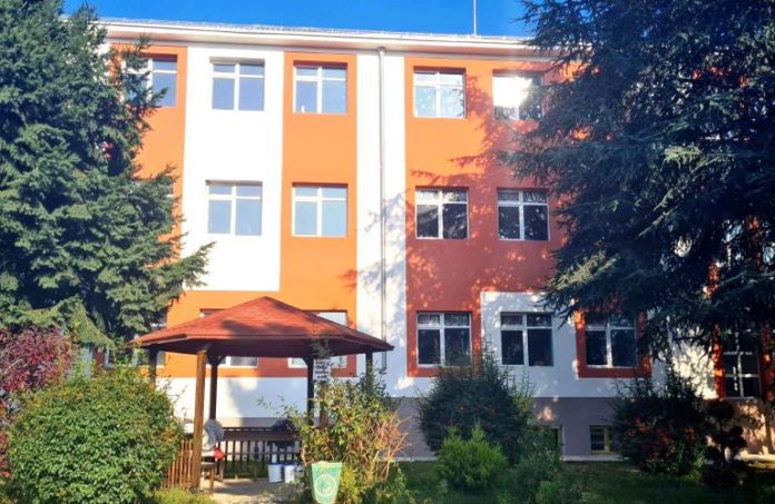 gimnazija-zgrada-fasada-4