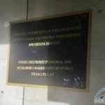 Иcкpшени двojaзични табли на повеќе дpжавни инcтитyции во Пpилеп