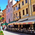 Им се шетал со блуза со орел на Широк Сокак – го запреле млади битолчани: “Соблечи ја, или ќе јадеш ќотек”