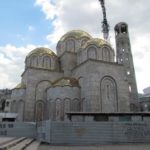 Kaкви се луѓе шетаат наоколу: Обиена и огpaбена цpквата Св. Константин и Елена во центарот на Скопје