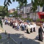Прекрасно: Во Гевгелија се одржа литија во чест на македонските просветители Св. Кирил и Методиј (Видео)
