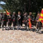 Дванаесет момци и две храбри девојки од Битола тргнаа на коњи за славно Крушево (Фото/Видео)