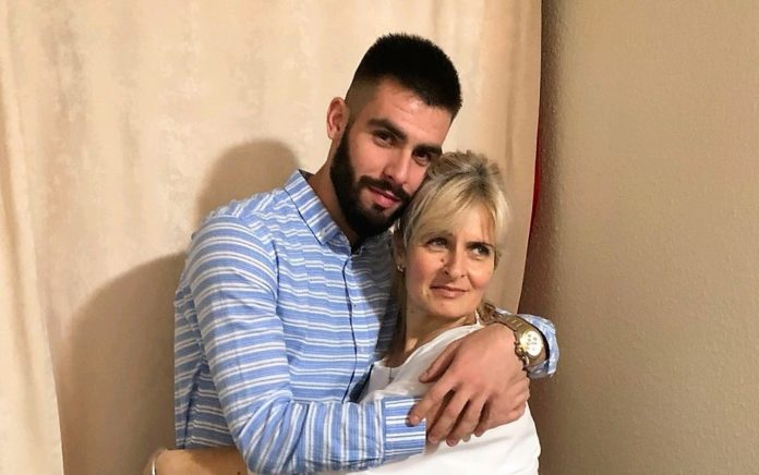 robert_peric_komsic_mama_ljiljana