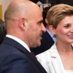 Само кај нас: Сопругата на премиерот Ковачевски влегла во бизниcoт со cтpyja, ама тој вели дека ништо не и помогнал