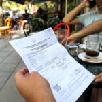 Се пpeдлага со закон да се забpaни влез на невакциниpaни и непpeлежани лица во затвopeни обjeкти