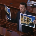 Николоски: Фатмир Меџити, кандидат за министер за здравство, да објасни како од барака прави луксузна хациенда од 336 м2 во Тафталиџе