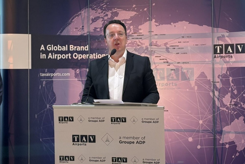 Николоски: По Мадрид и Барселона ќе има уште авиолинии од Шпанија