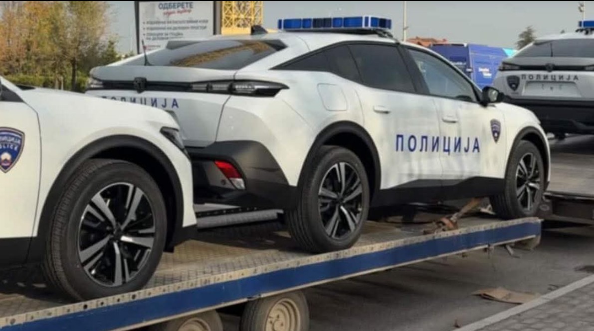 Пристигнаа новите 120 патролни Пежо 408 за македонската полиција