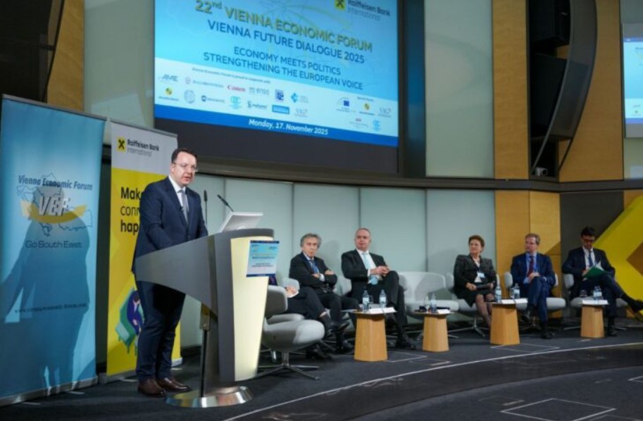 Николоски од Виена: Брзата пруга во Македонија ќе обезбеди економски процут и за Австрија и за Унгарија, времето за снабдување за Европа ќе се скрати до 22дена