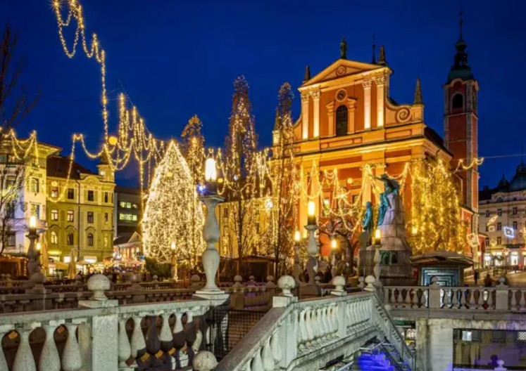 Словенија воведе Божиќен бонус од 639 евра за сите вработени