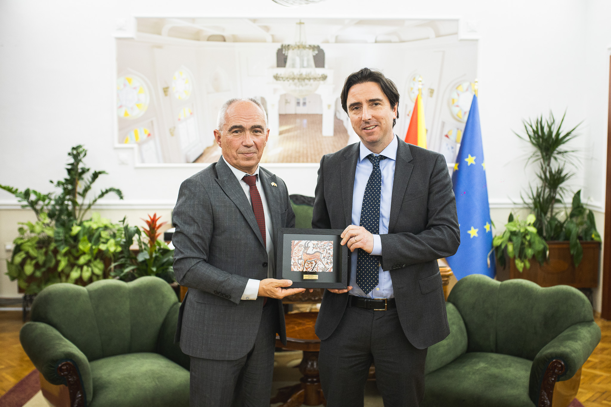 Британскиот амбасадор Метју Лосон во посета на општина Битола (ФОТО)