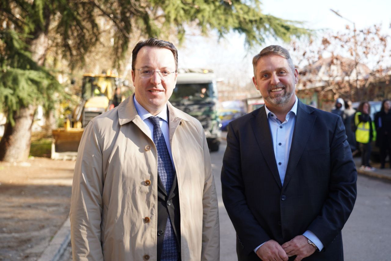 Николоски: Започнаа промените во општина Карпош, ќе се реконструираат преку петнаесетина улици со поддршка на Владата!