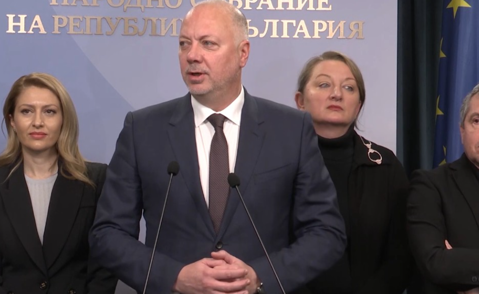 Никако да им тргне: Падна Владата во Бугарија (ВИДЕО)