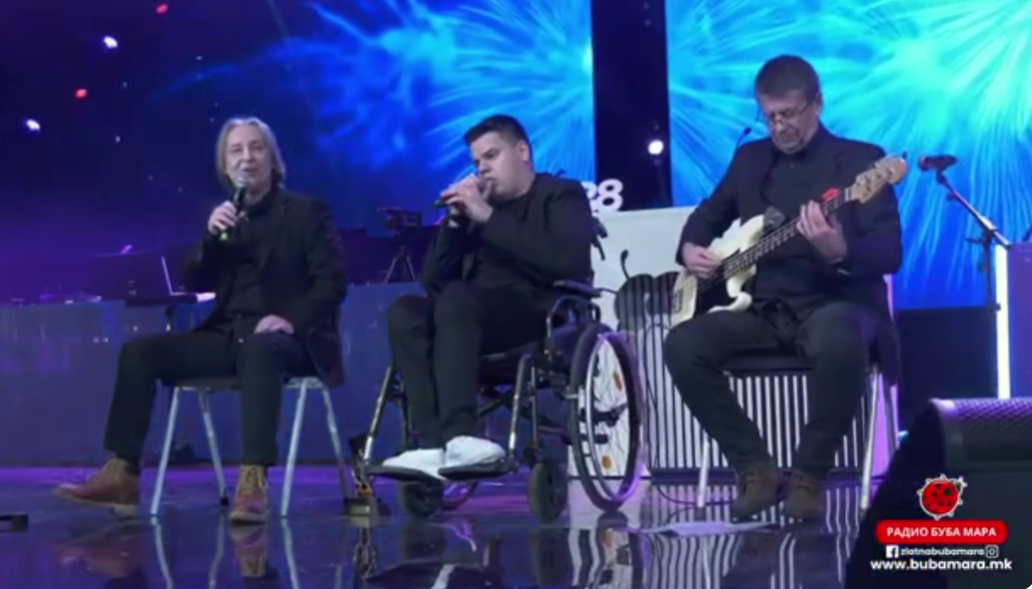 “Нотите на животот” – документарен филм за момчето со ангелски глас од Прилеп (ВИДЕО)