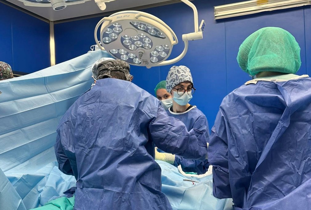 За прв пат во МАКЕДОНИЈА! Изведена сложена ортопедска операција кај 4-годишно дете