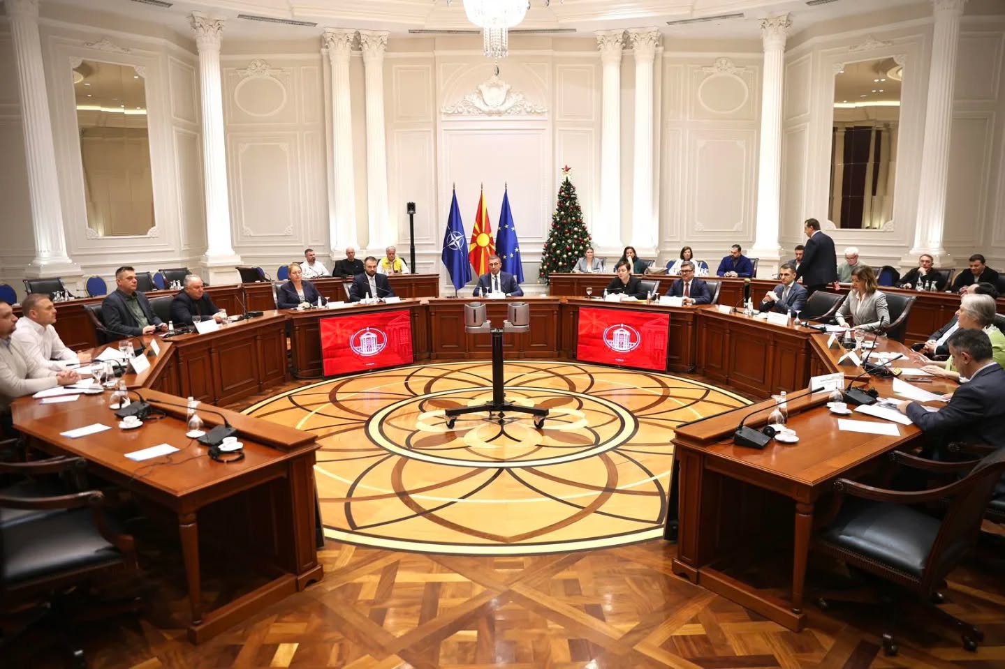 Владата утре во 12 часот ќе носи вонредни мерки за горивата