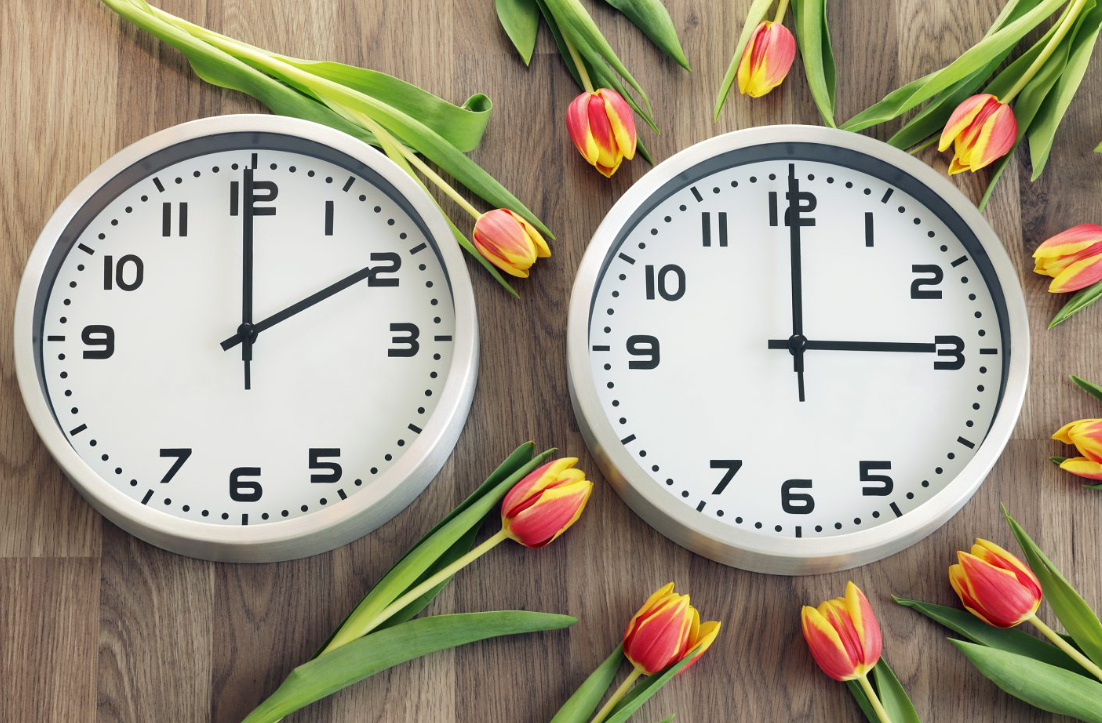 Ноќеска ќе спиеме еден час помалку, почнува летното сметање на времето