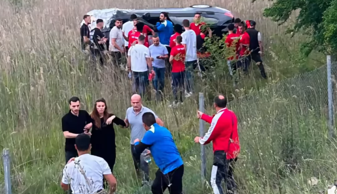СЕКОЈА ЧЕСТ! Фудбалерите на Тиквеш и клубските лекари спасуваа повредени во сообраќајка