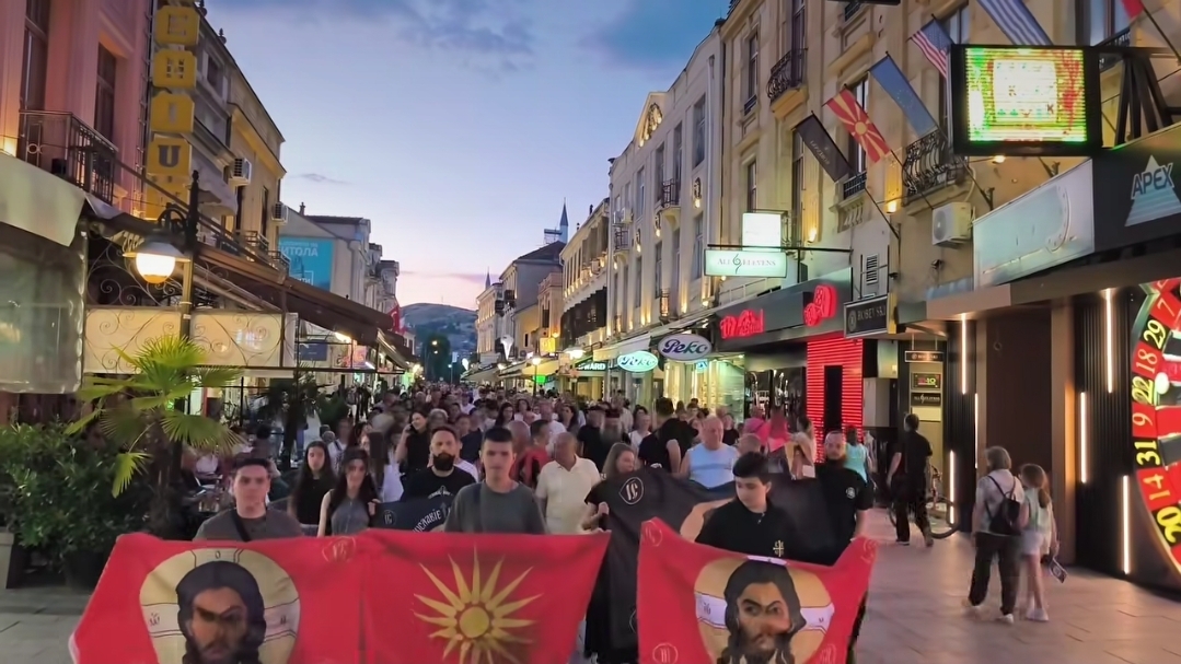 МАЈКА, ТАТКО И ДЕЦА: Во Битола се одржа „Вистинска парада на гордоста“