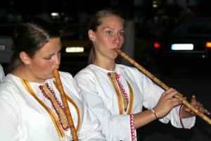 zavrshi-festivalot-na-narodni-instrumenti-i-pesni-pece-atanasovski-960x600-13